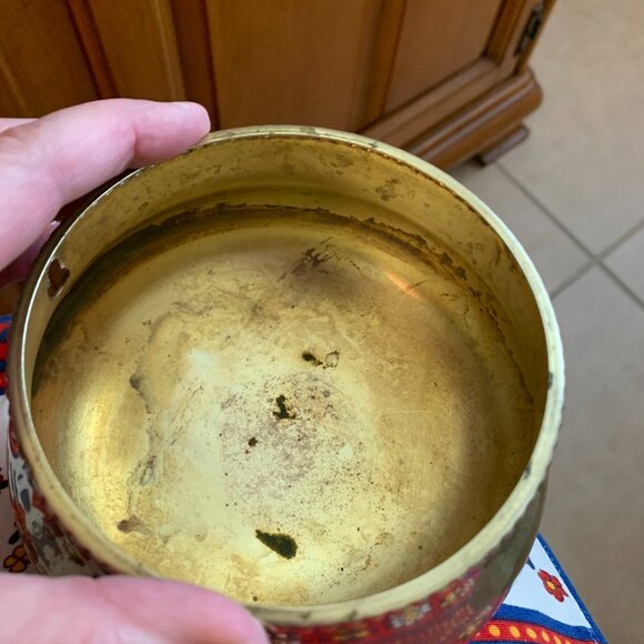 Beautiful Vintage Brass Bowl Wall Pocket Planters Set of 2 with some patina - Picture 4 of 5